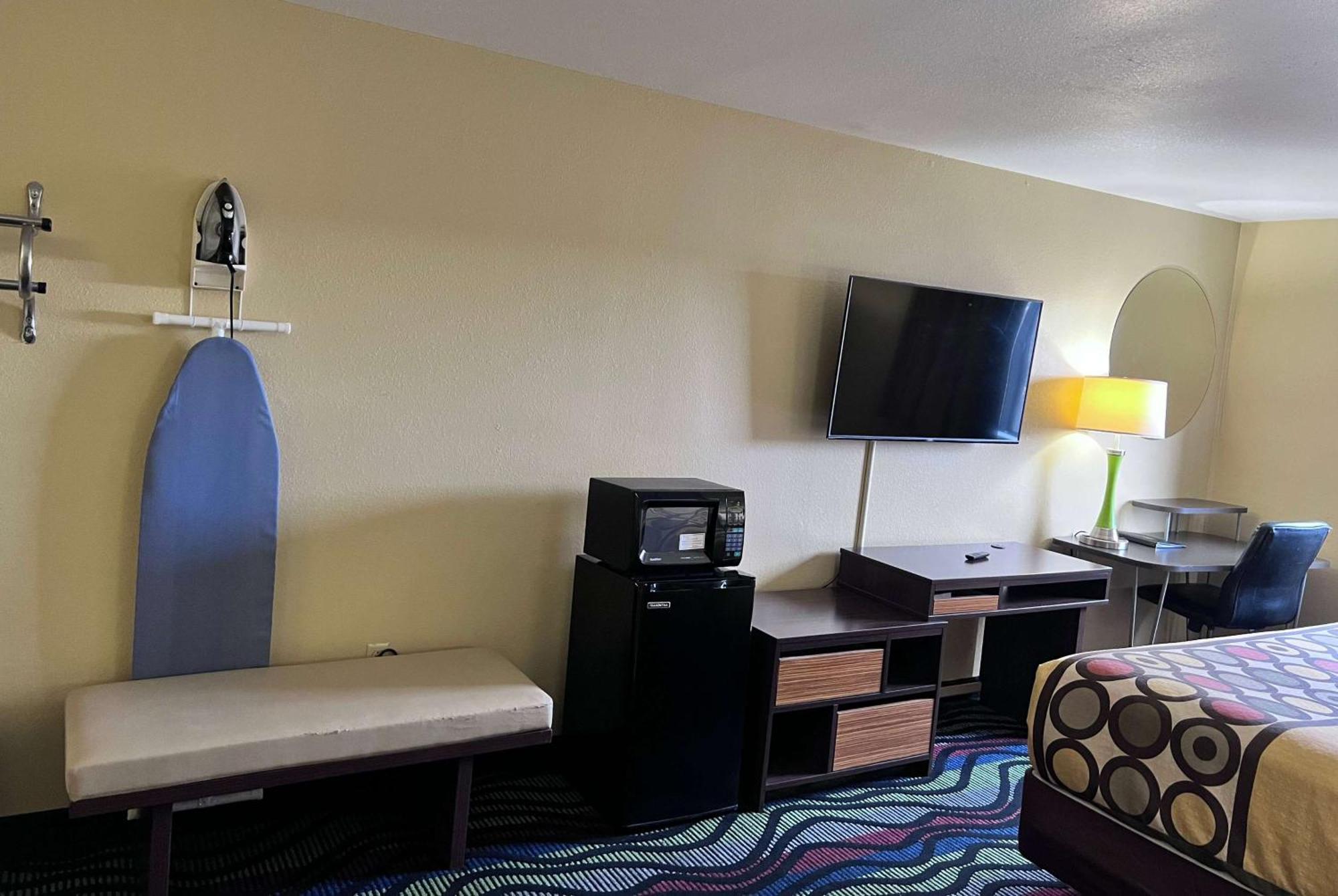 Hotel Super 8 By Wyndham Farmington Esterno foto