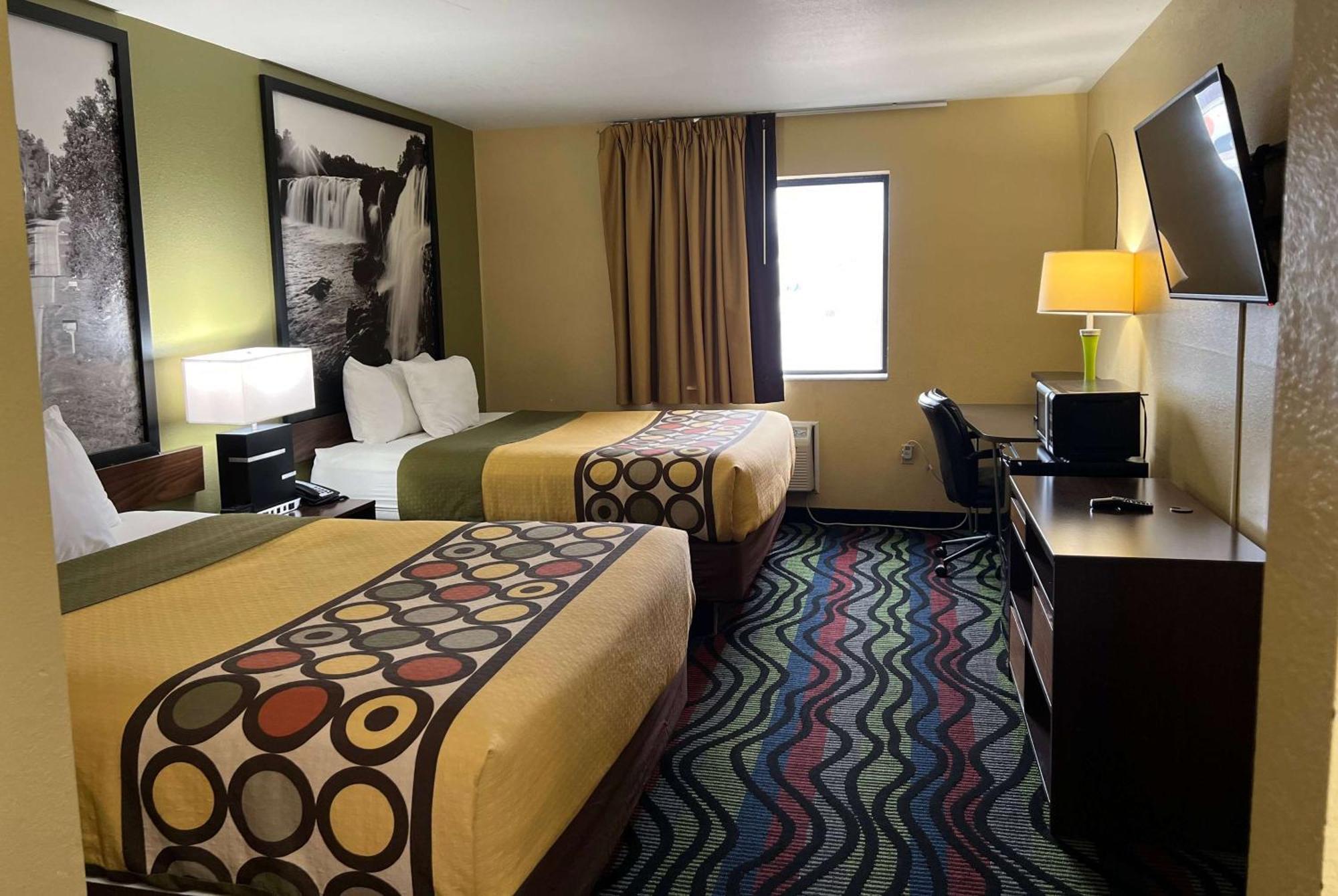 Hotel Super 8 By Wyndham Farmington Esterno foto