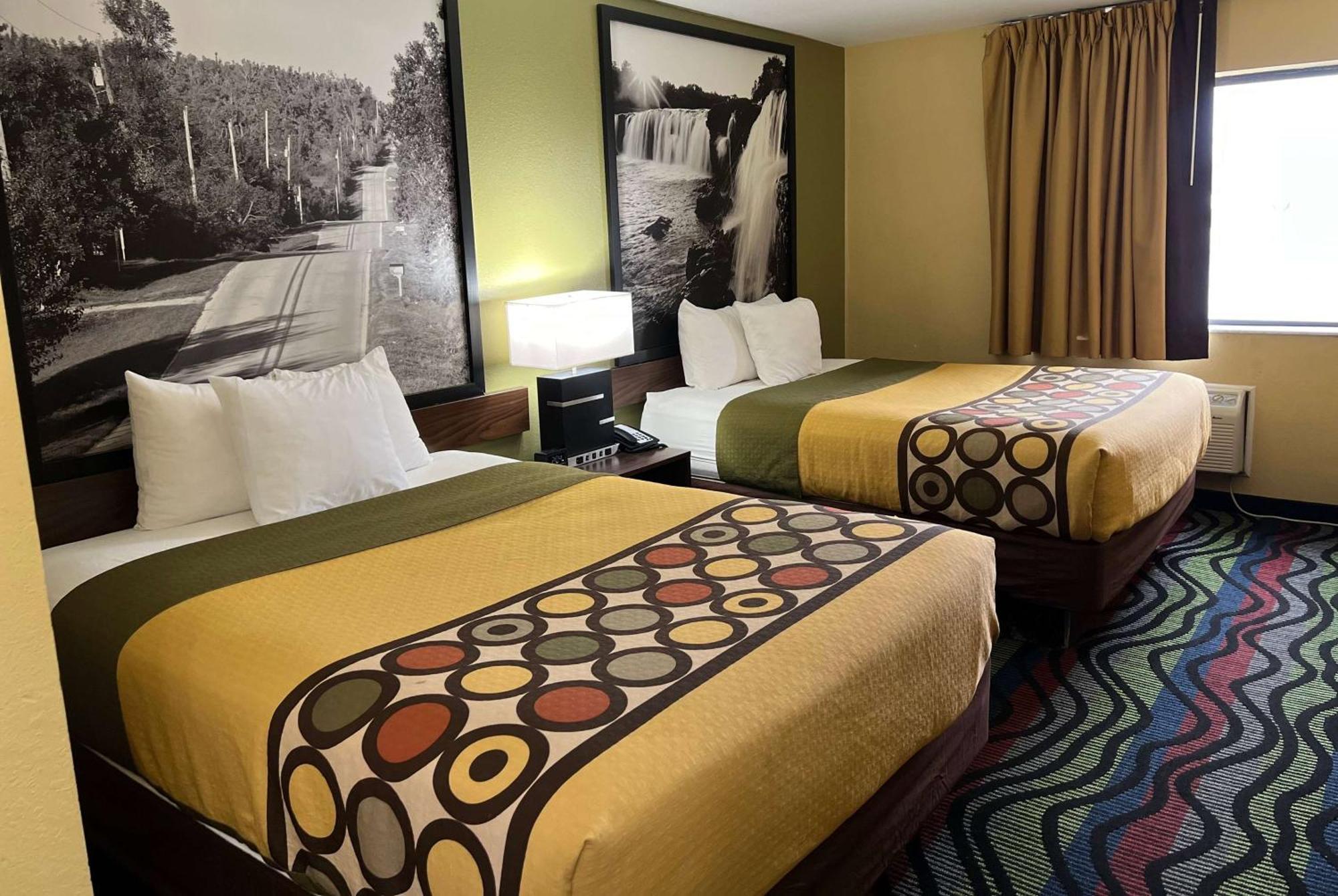 Hotel Super 8 By Wyndham Farmington Esterno foto